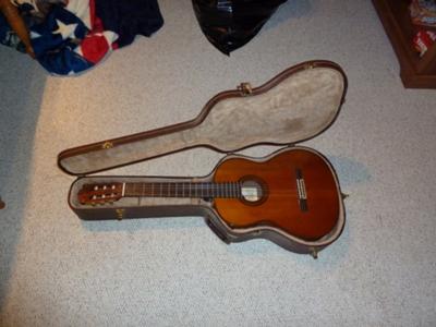 Yamaha 255 SII Classical Guitar