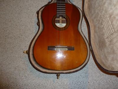 Yamaha 255 SII Classical Guitar