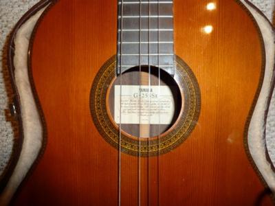 Yamaha 255 SII Classical Guitar